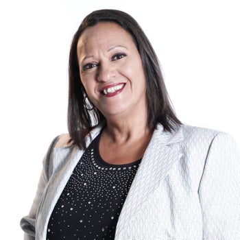 Portrait of Janet Liciaga, Your Premier Agent